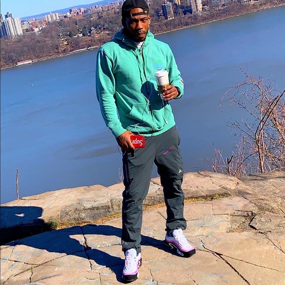 Meet your Posher, Kentrell - Picture 1 of 1